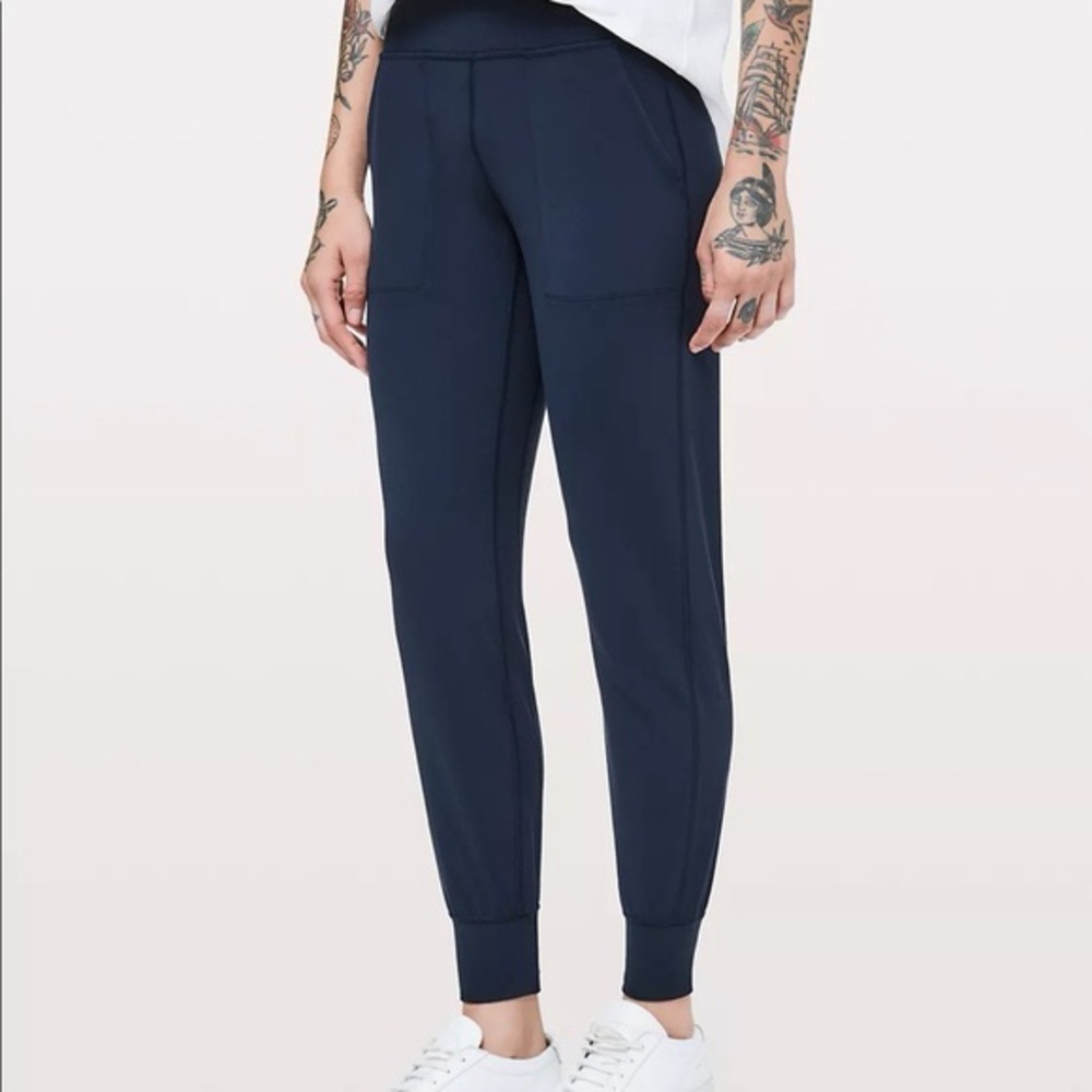 Lululemon Align Joggers - Navy, full length